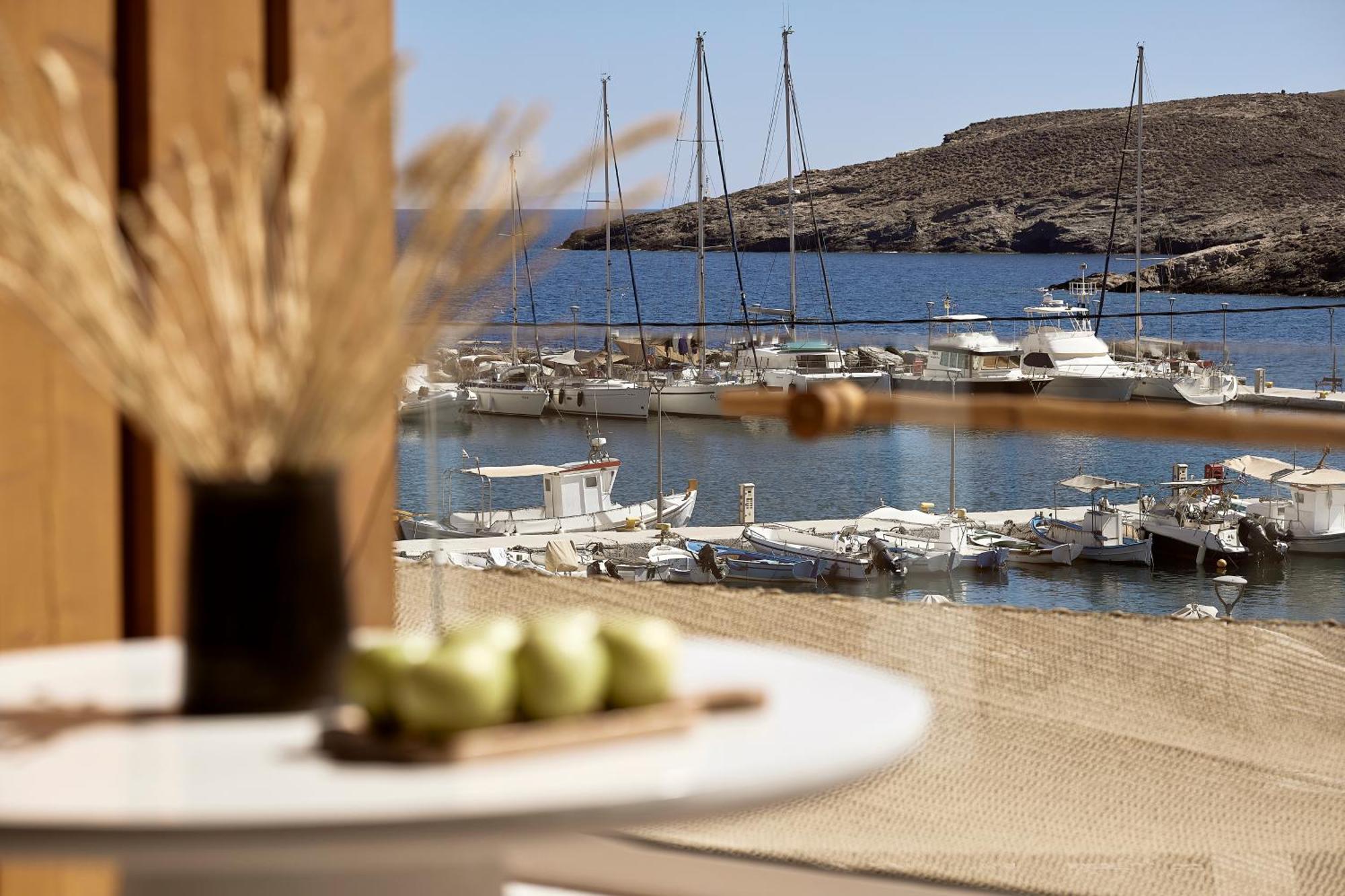 Kythnos Bay Hotel Loutra  Room photo